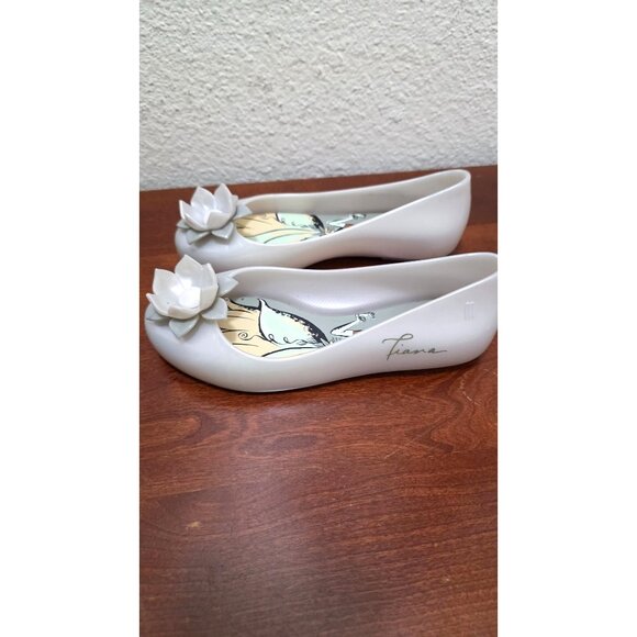 Mini Melissa Disney Princess Tiana Shoes Flower Detail Light Gray Flats Girls Si - Picture 4 of 9